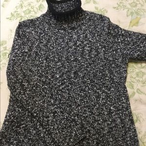 Long sleeve knitted turtleneck